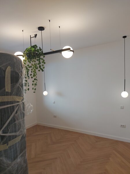 Electrician, execut instalatii electrice
